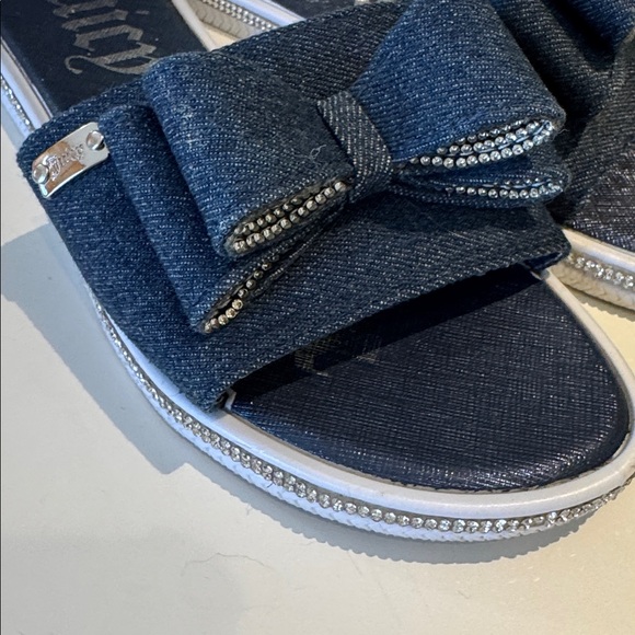 Juicy Couture Ladies Navy Bow Slide Sandals - Picture 9 of 9